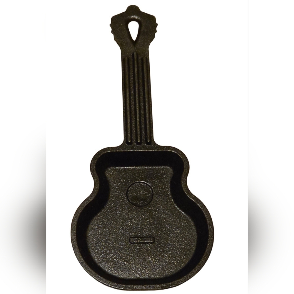 Vintage Cracker Barrel Guitar Mini Cast Iron Skillet Black  10.75-inch